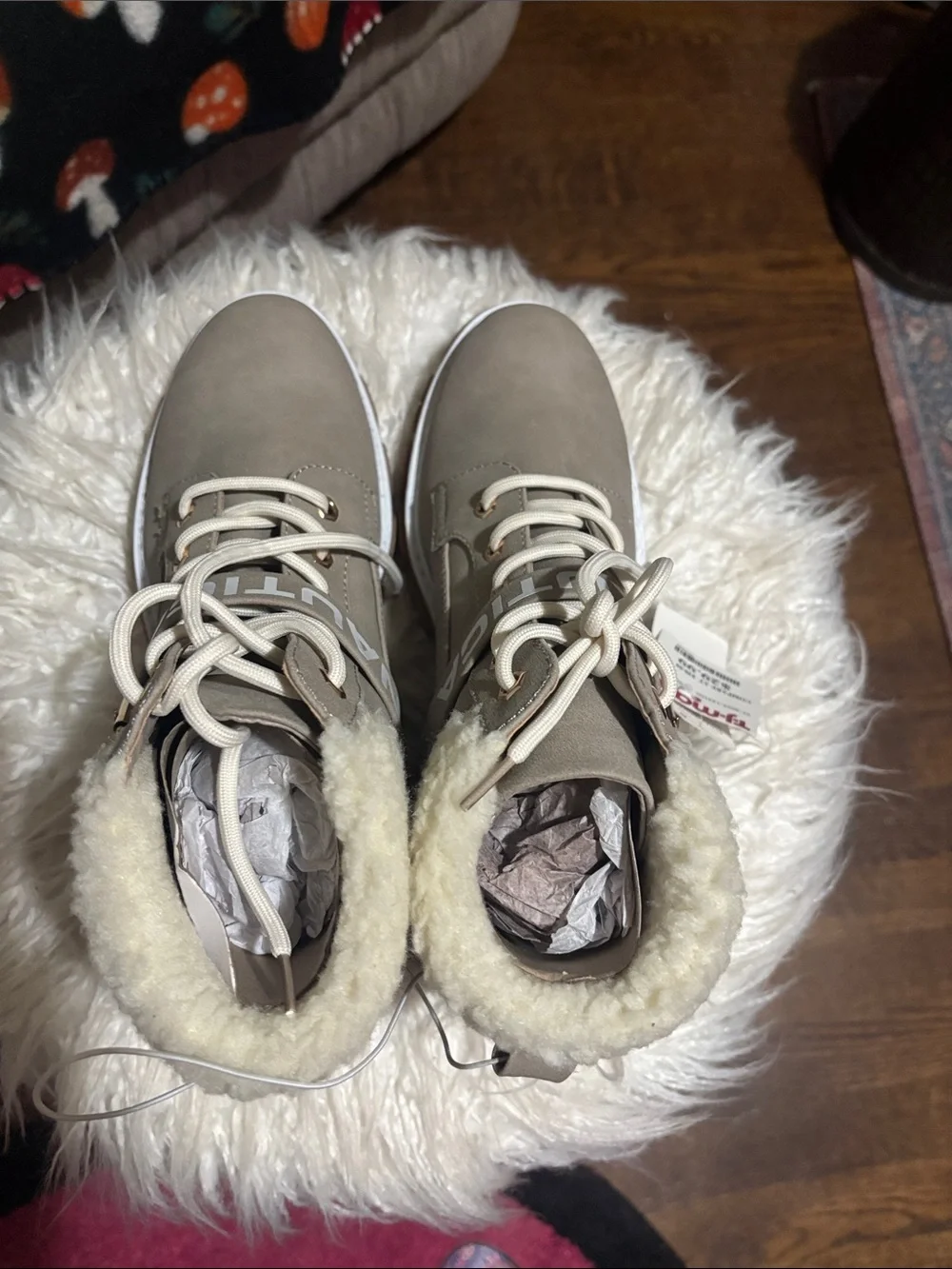 Nautica NWT Taupe Sherpa-Trim Lace-Up Boots